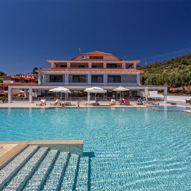 Lagomandra Beach Hotel