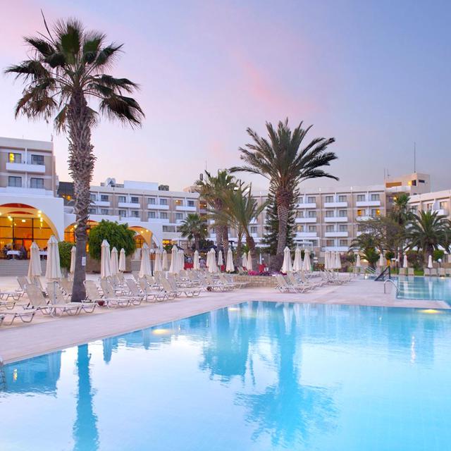 Hotel Louis Phaethon Beach