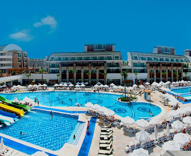 Hotel Crystal Waterworld Resort & Spa