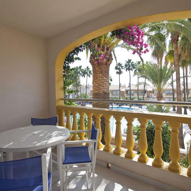 Royal Son Bou Family Club