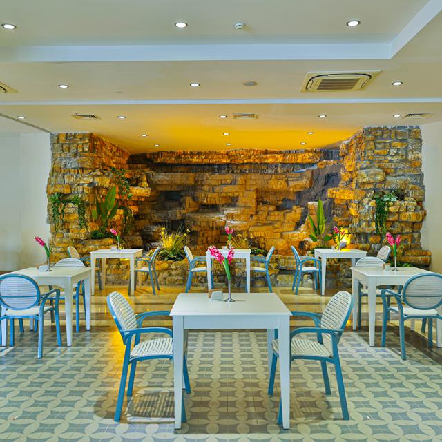 Hotel Crystal Sunset Pearl Collection