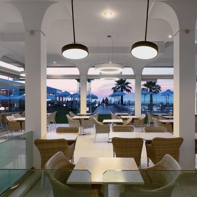 Aparthotel Acharavi Beach