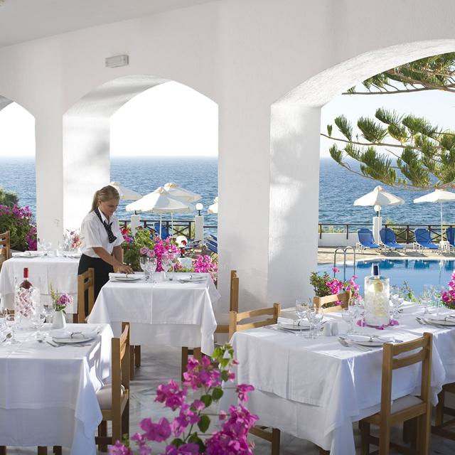 Hotel Maritimo Beach