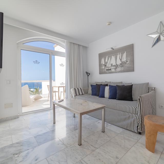 Aparthotel Marina Bay View – adults only