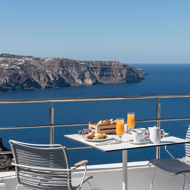 Caldera’s Dolphin Suites