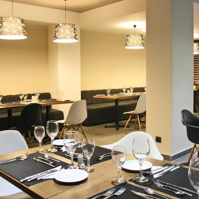 Amphitryon City Hotel