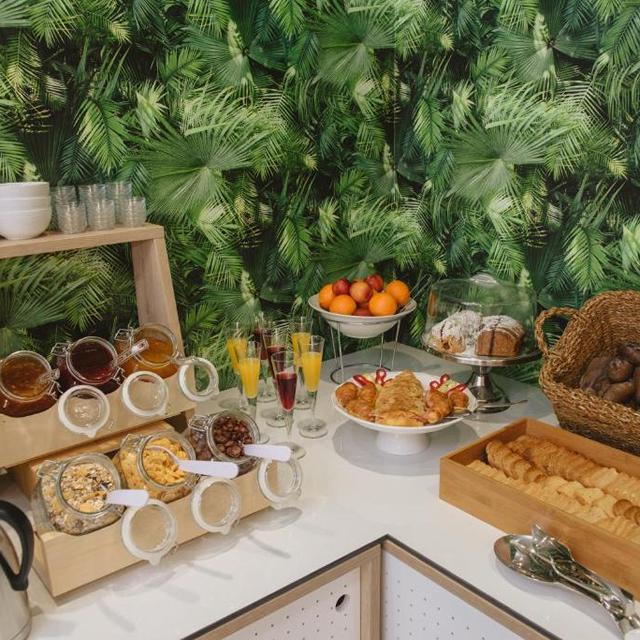 Aqua Beach Front Hotel