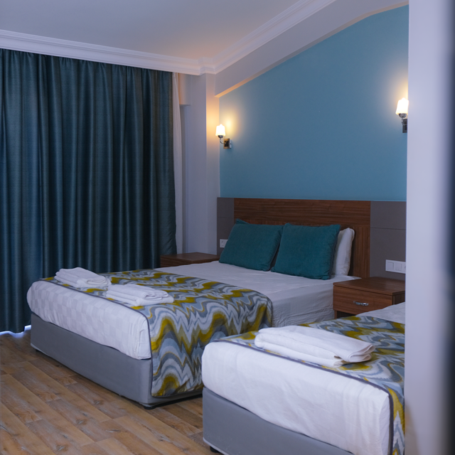 Hotel Side Village Family