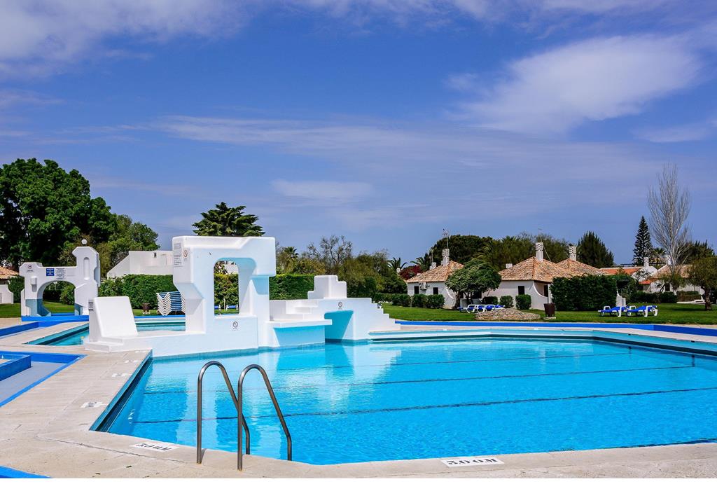 8E6A1DC403883F64CDD61A399FB6EEAC