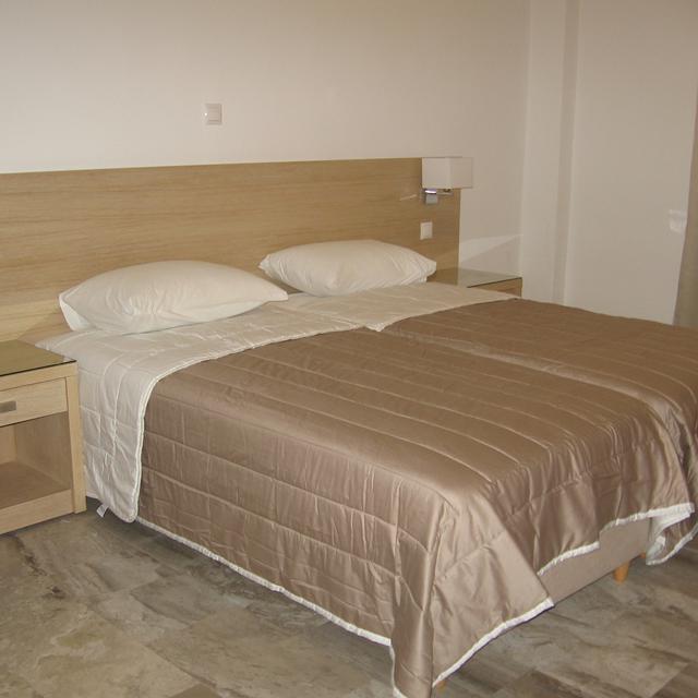 9434584-Original
